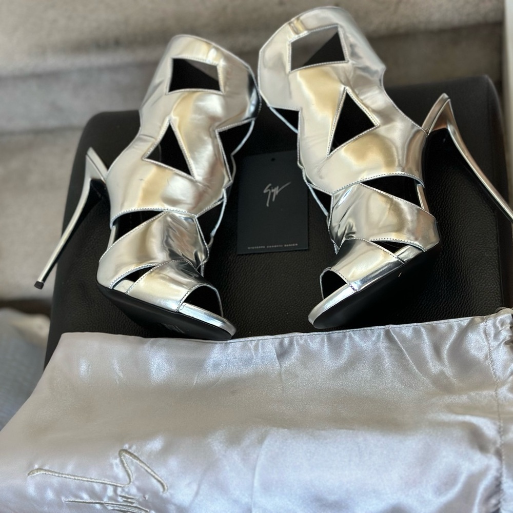 NEW Womens Silver Giuseppe Zanotti Spike Heel - Picture 8 of 14